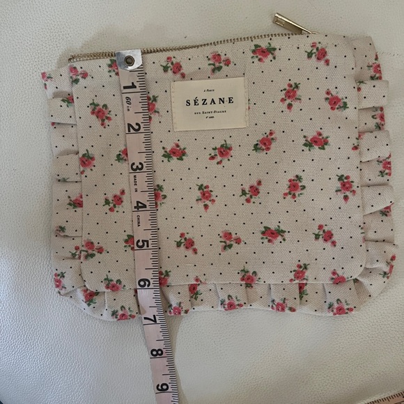 Sézane Floral Ruffle Pouch - Limited Edition - Picture 9 of 10